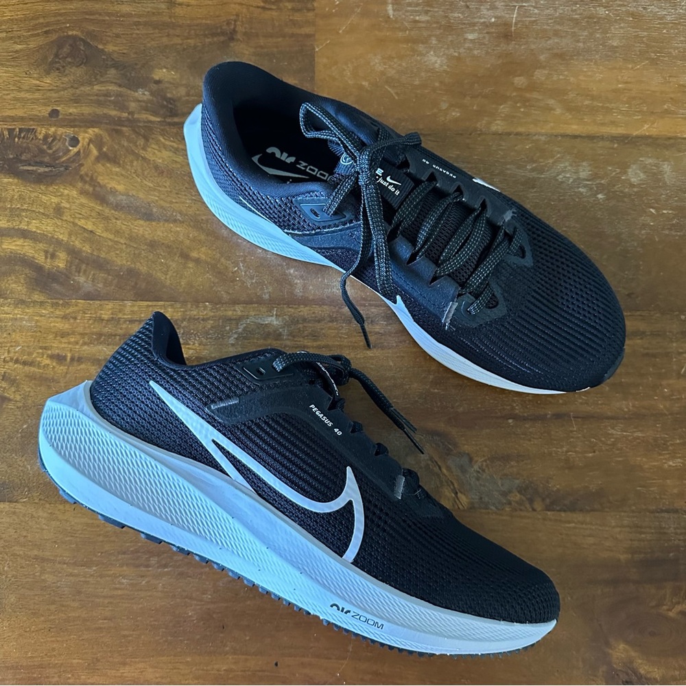Nike Air Zoom Pegasus 40‎ black white running athletic shoes ladies 9 NWOB